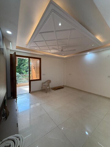 Room in 2 BHK Builder Floor at Kalkaji – for Rent