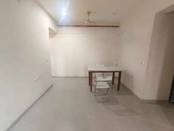 Room in 2 BHK Apartment at Piramal Vaikunth, Balkum Pada – for Rent