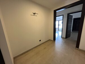 Room in 3 BHK Builder Floor at Saket – for Sale