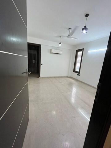 Room in 3 BHK Builder Floor at Saket – for Sale