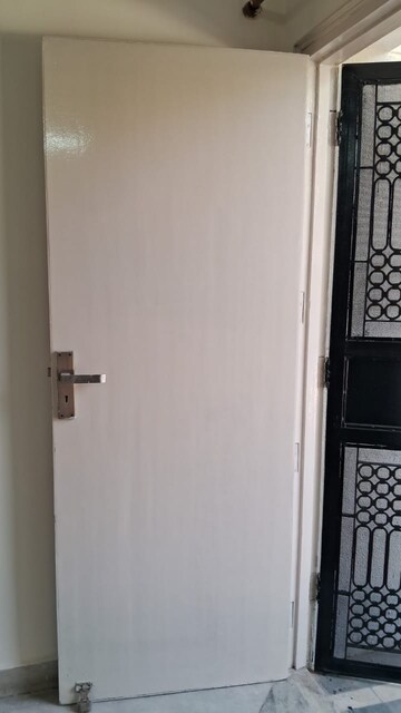 Building Lobby in 2 BHK Apartment at Maple Heights, Sector 43 – for Rent