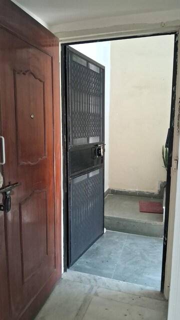 Bathroom in 2 BHK Apartment at Maple Heights, Sector 43 – for Rent