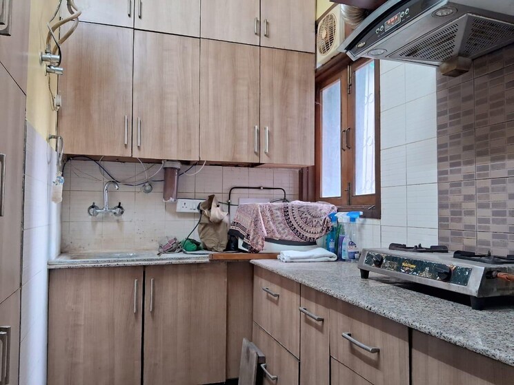 Kitchen, chittaranjan park 3 Bedroom 1350 Sq.Ft. Builder Floor In Chittaranjan Park Delhi 9024042