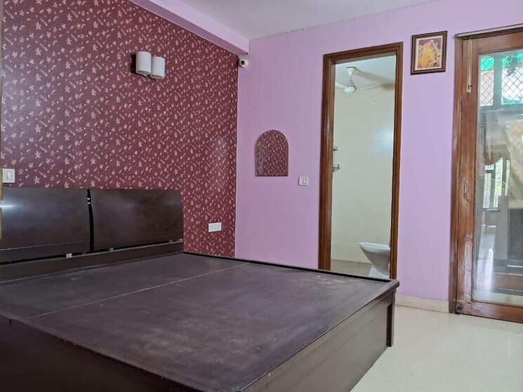 Room, chittaranjan park 3 Bedroom 1350 Sq.Ft. Builder Floor In Chittaranjan Park Delhi 9024042