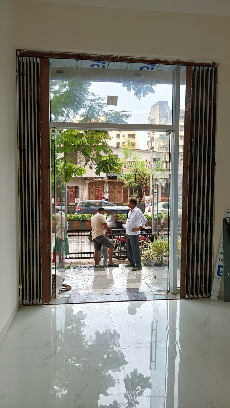 Balcony, dgs-sheetal-regalia Commercial Shop 150 Sq.Ft. In Borivali East Mumbai 9024046