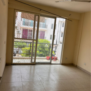 Room in 3.5 BHK Builder Floor at Wave City, Bayana – for Rent