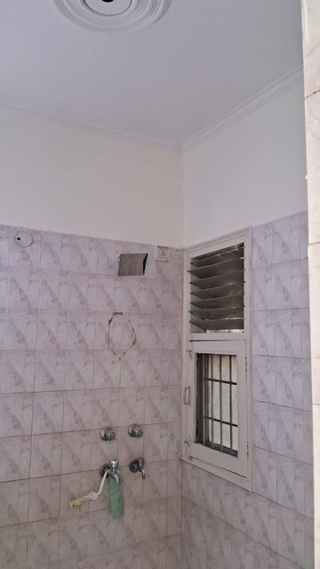 Bathroom in 3 BHK Apartment at DLF Ridgewood Estate, Dlf Phase iv – for Rent