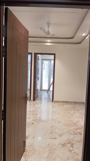 Room in 3 BHK Builder Floor at Chattarpur – for Sale