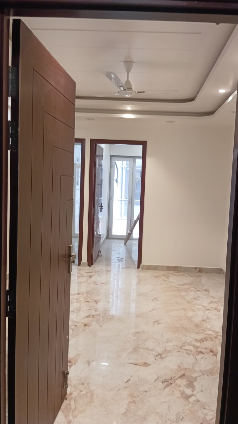 Room, chattarpur 3 Bedroom 135 Sq.Yd. Builder Floor In Chattarpur Delhi 9024150