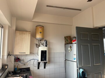 Kitchen in 2.5 BHK Apartment at Unitech Harmony, Sector 50 – for Rent
