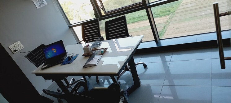 Team Area, thaltej Commercial Office Space 710 Sq.Ft. In Thaltej Ahmedabad 9024133