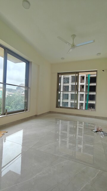 Room in 2 BHK Apartment at Hubtown Seasons, Chembur – for Rent