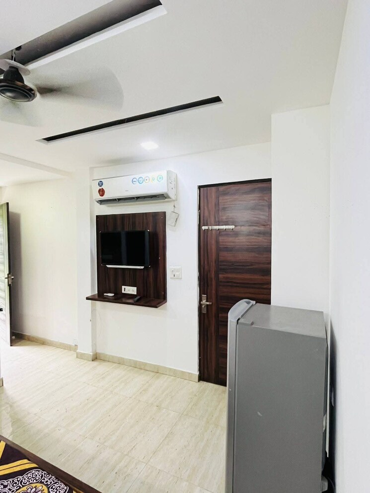 Room, saket 1 RK 400 Sq.Ft. Builder Floor In Saket Delhi 9024148