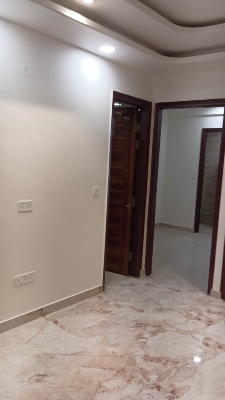 Room, maidan garhi 2 Bedroom 75 Sq.Yd. Builder Floor In Maidan Garhi Delhi 9024239