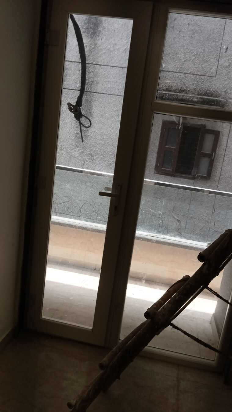 Balcony, maidan garhi 2 Bedroom 75 Sq.Yd. Builder Floor In Maidan Garhi Delhi 9024239