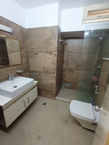 Team Area in 3 BHK Builder Floor at Greater Kailash I – for Rent