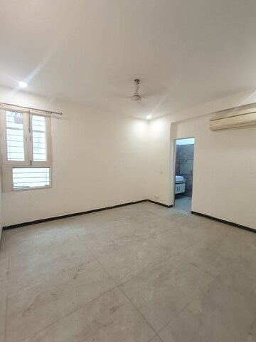 Room in 3 BHK Builder Floor at Greater Kailash I – for Rent