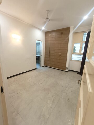 Room in 3 BHK Builder Floor at Greater Kailash I – for Rent