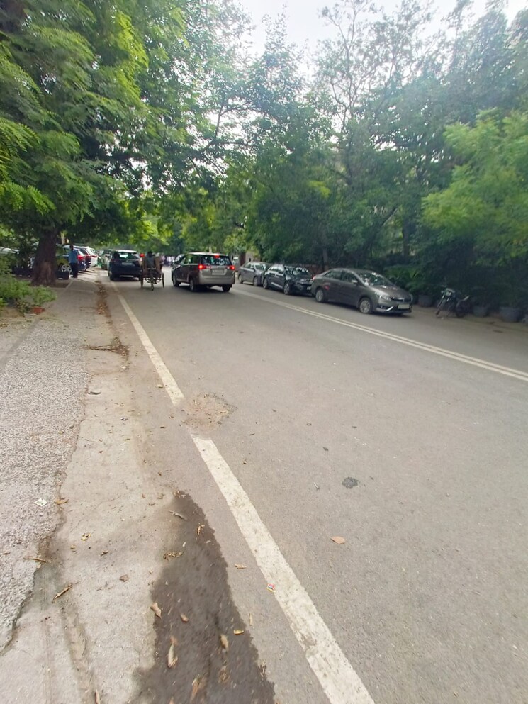  Parking, greater kailash i 3 Bedroom 3000 Sq.Ft. Builder Floor In Greater Kailash I Delhi 9024204