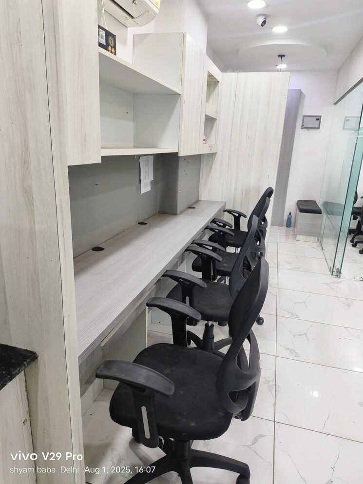 Team Area, netaji subhash place Commercial Office Space 624 Sq.Ft. In Netaji Subhash Place Delhi 9024215