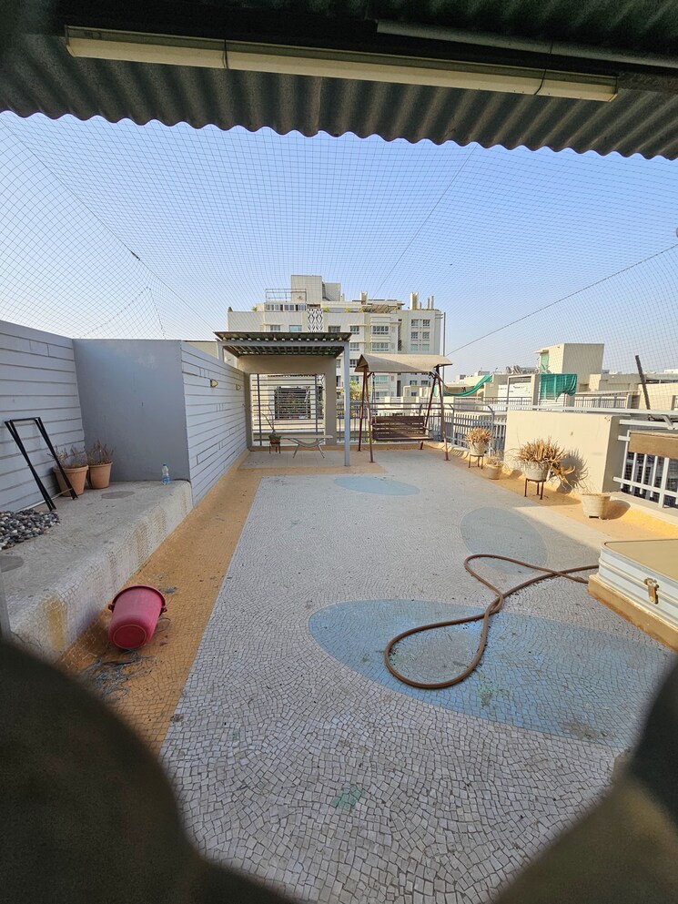 Terrace, prahlad nagar 3 Bedroom 2200 Sq.Ft. Penthouse In Prahlad Nagar Ahmedabad 9024231