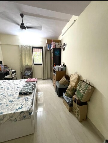 Bedroom in 2 BHK Apartment at Ram Kutir, Matunga East – for Rent