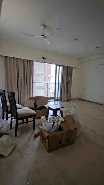 Team Area in 3 BHK Apartment at Four Bunglows – for Rent