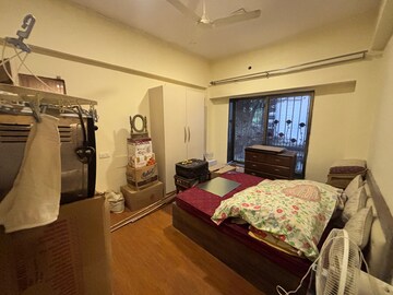 Bedroom in 5 BHK Villa at Juhu – for Rent