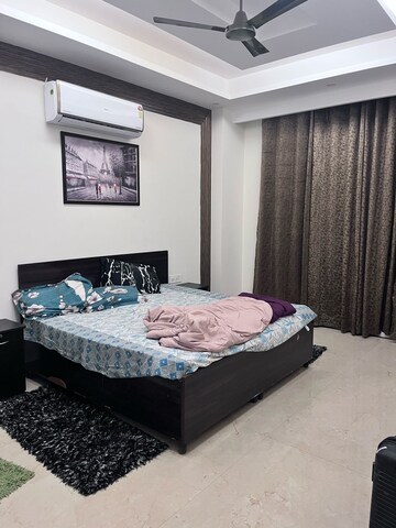 Bedroom in 3 BHK Builder Floor at Sector 52 – for Rent