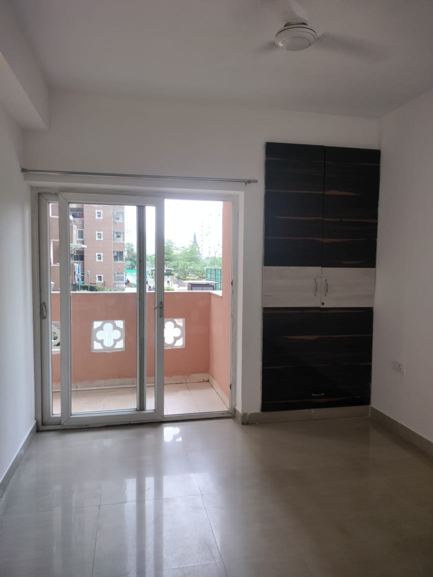 3 BHK Apartment For Rent in Nimbus The Hyde park