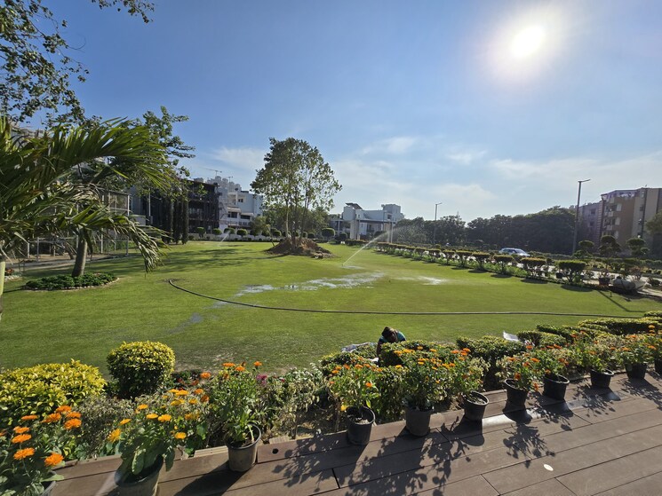 Garden, raj nagar extension 4 Bedroom 2675 Sq.Ft. Apartment In Raj Nagar Extension Ghaziabad 9024287