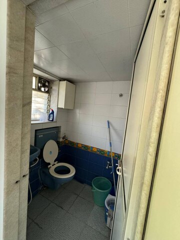 Bathroom in 1 BHK Apartment at Shree CHS Matunga, Matunga East – for Rent