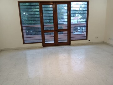 Room in 3 BHK Builder Floor at Housing Board Colony Sector 17, Sector 17a – for Rent