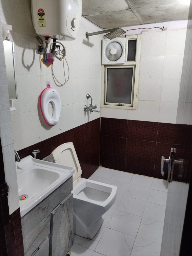 Team Area, gulshan-bellina 3 Bedroom 919 Sq.Ft. Apartment In Sector 16 Greater Noida Greater Noida 9024332