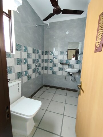 Bathroom in 3 BHK Builder Floor at Greenwood City, Sector 40 – for Rent