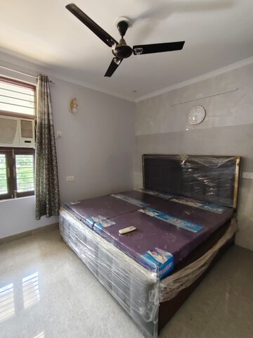 Bedroom in 3 BHK Builder Floor at Greenwood City, Sector 40 – for Rent