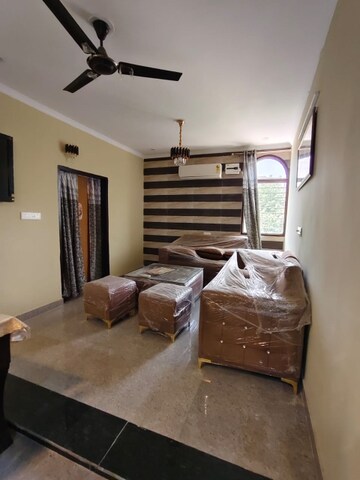 Living Room in 3 BHK Builder Floor at Greenwood City, Sector 40 – for Rent