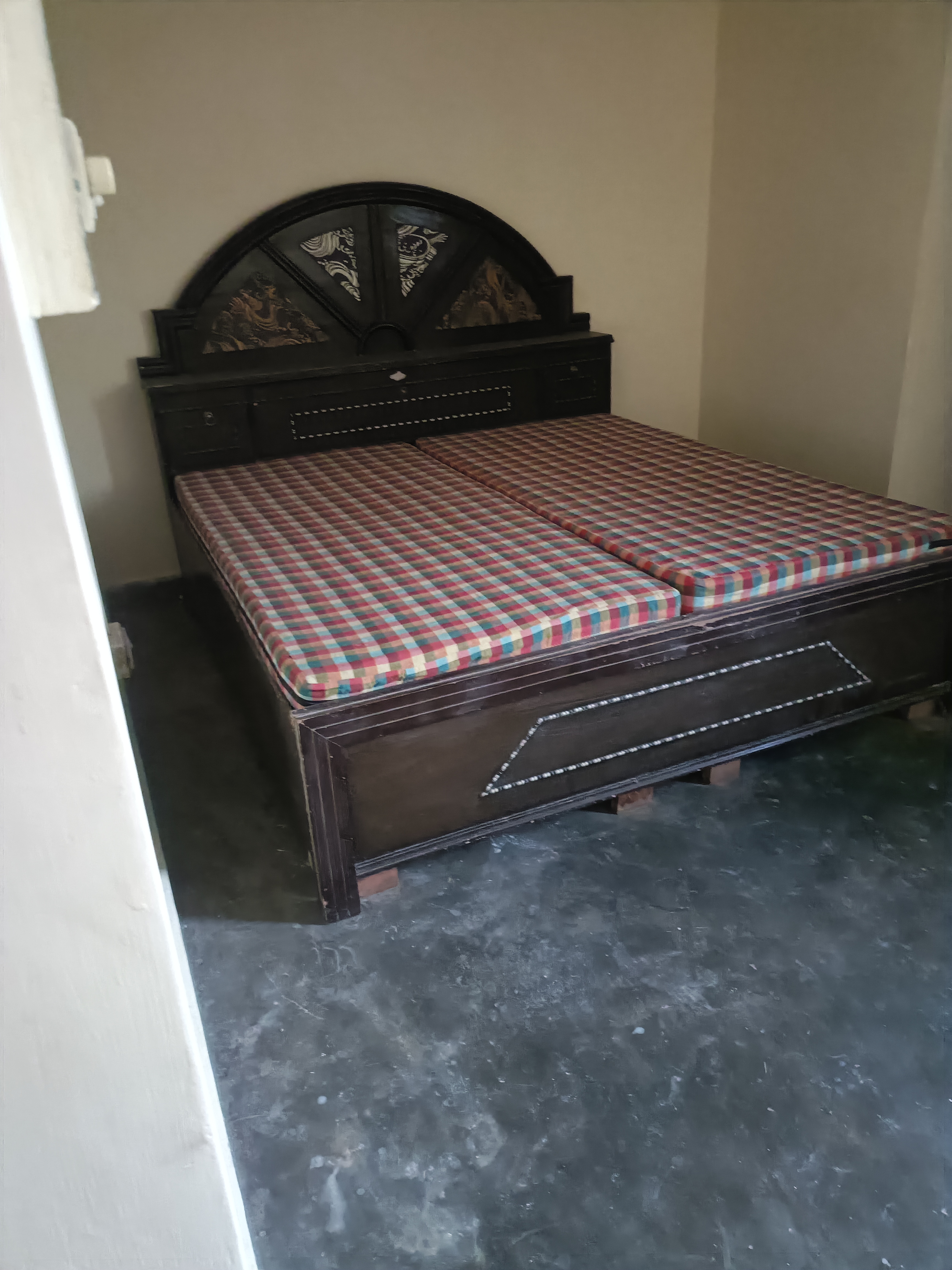 1 RkIndependent House For Rent in Arun Vihar Sector 37