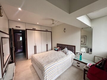 Team Area in 2 BHK Apartment at Mount Sea View Apartment, Versova – for Rent