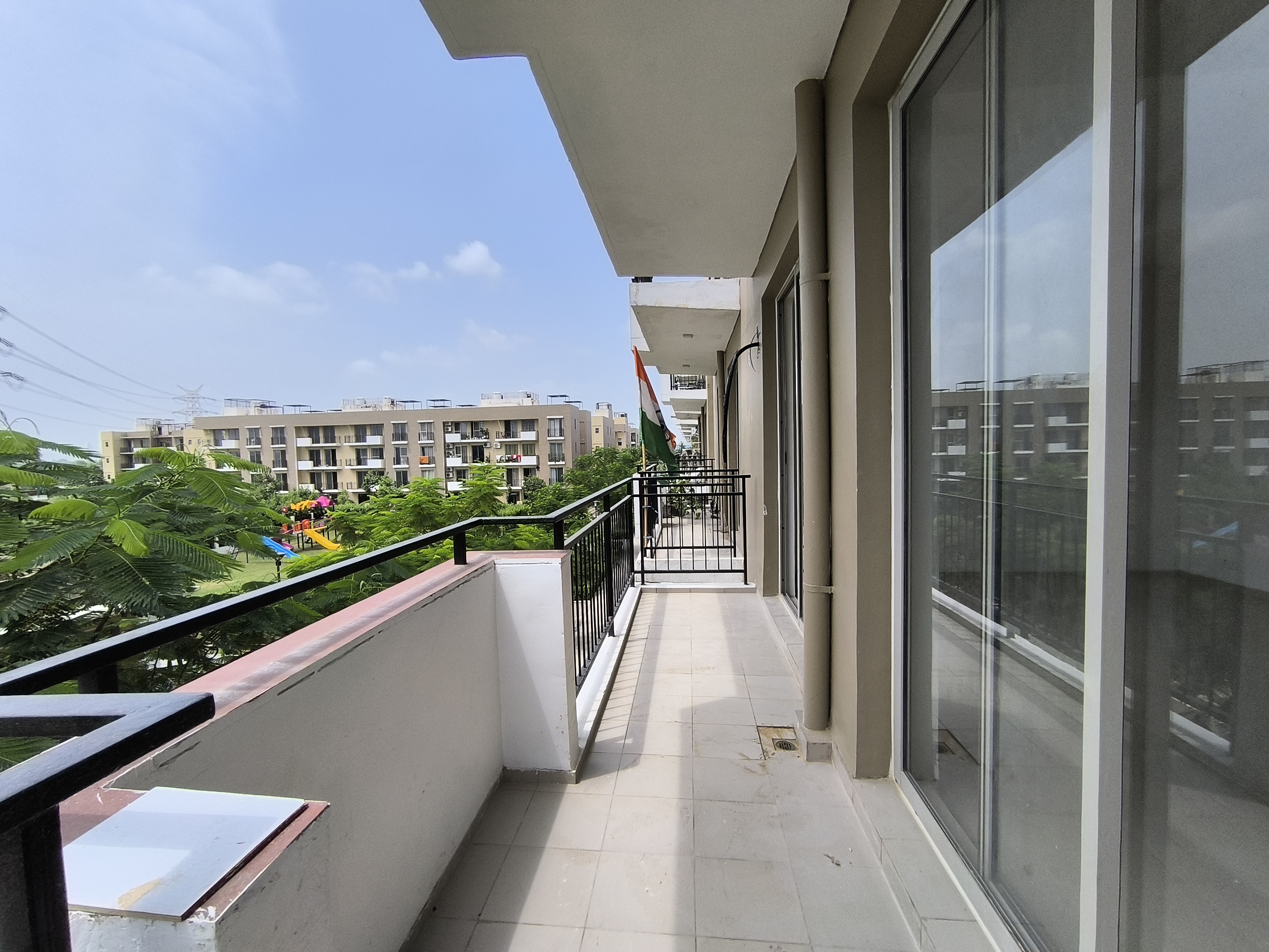 2 BHK + Servant Room,Extra Room 1350 Sq.Ft. Apartment in Vatika Xpressions