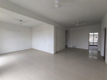 Room in 2 BHK Apartment at Vatika Xpressions, Sector 88b – for Rent