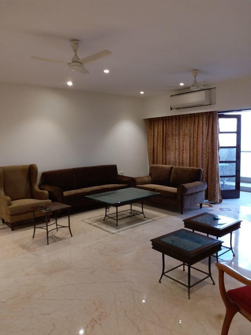 3 BHK + Servant Room Apartment For Rent in Seven Bungalow