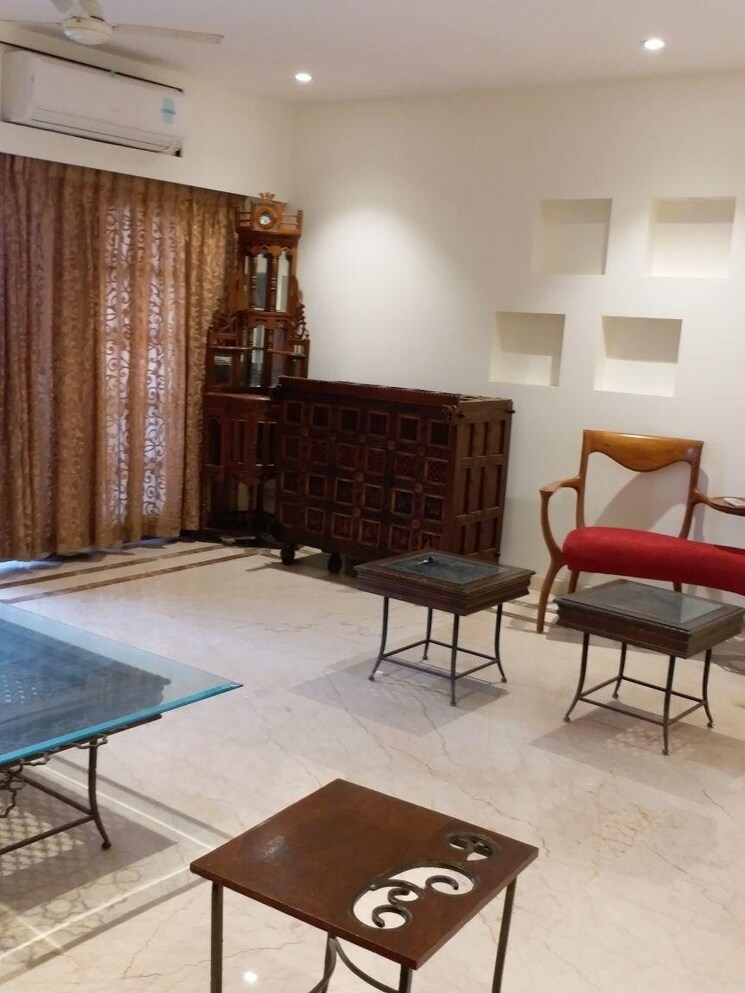Living Room, seven-bungalow 3 Bedroom 2000 Sq.Ft. Apartment In Andheri West Mumbai 9024367