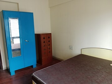 Room in 3 BHK Apartment at Ashar Residency, Pokhran Road No Two – for Rent