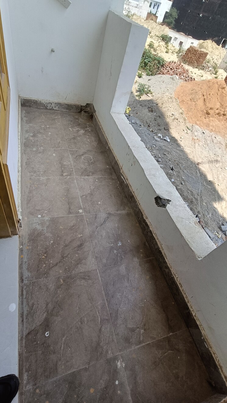 Balcony, sector 73 1 Bedroom 650 Sq.Ft. Builder Floor In Sector 73 Noida 9024397