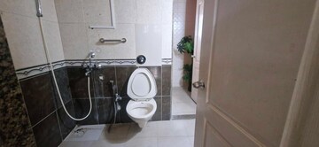 Bathroom in 3 BHK Apartment at Dn Nagar – for Rent