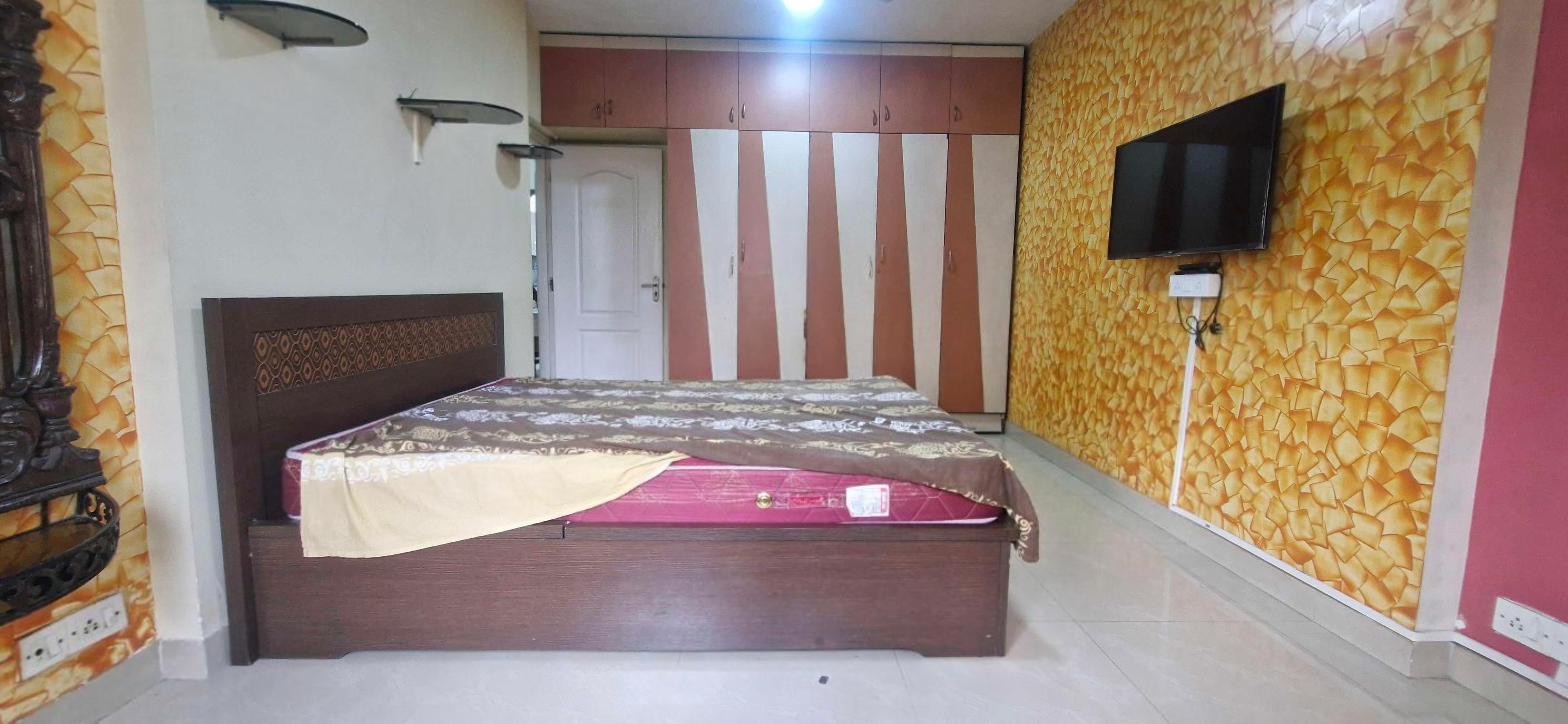 3 BHK + Servant Room Apartment For Rent in Dn Nagar