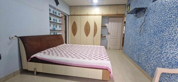 Bedroom in 3 BHK Apartment at Dn Nagar – for Rent
