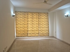 Room in 5 BHK Penthouse at SS Hibiscus, Sector 50 – for Sale
