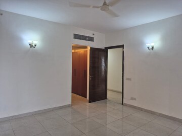 Room in 5 BHK Penthouse at SS Hibiscus, Sector 50 – for Sale